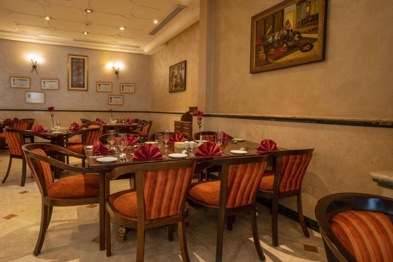 Bristol Hotel Amman Extérieur photo The restaurant