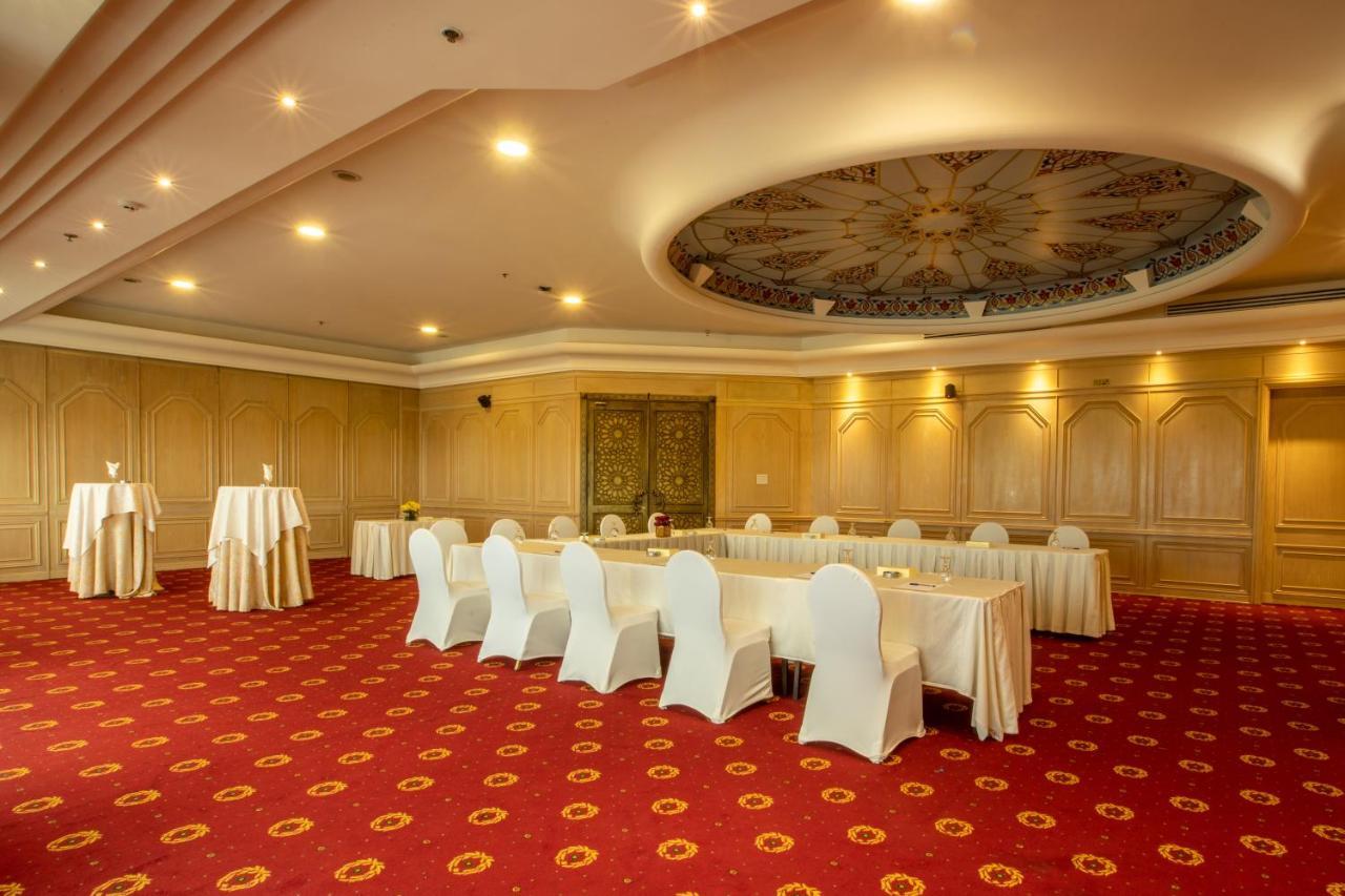 Bristol Hotel Amman Extérieur photo The ballroom