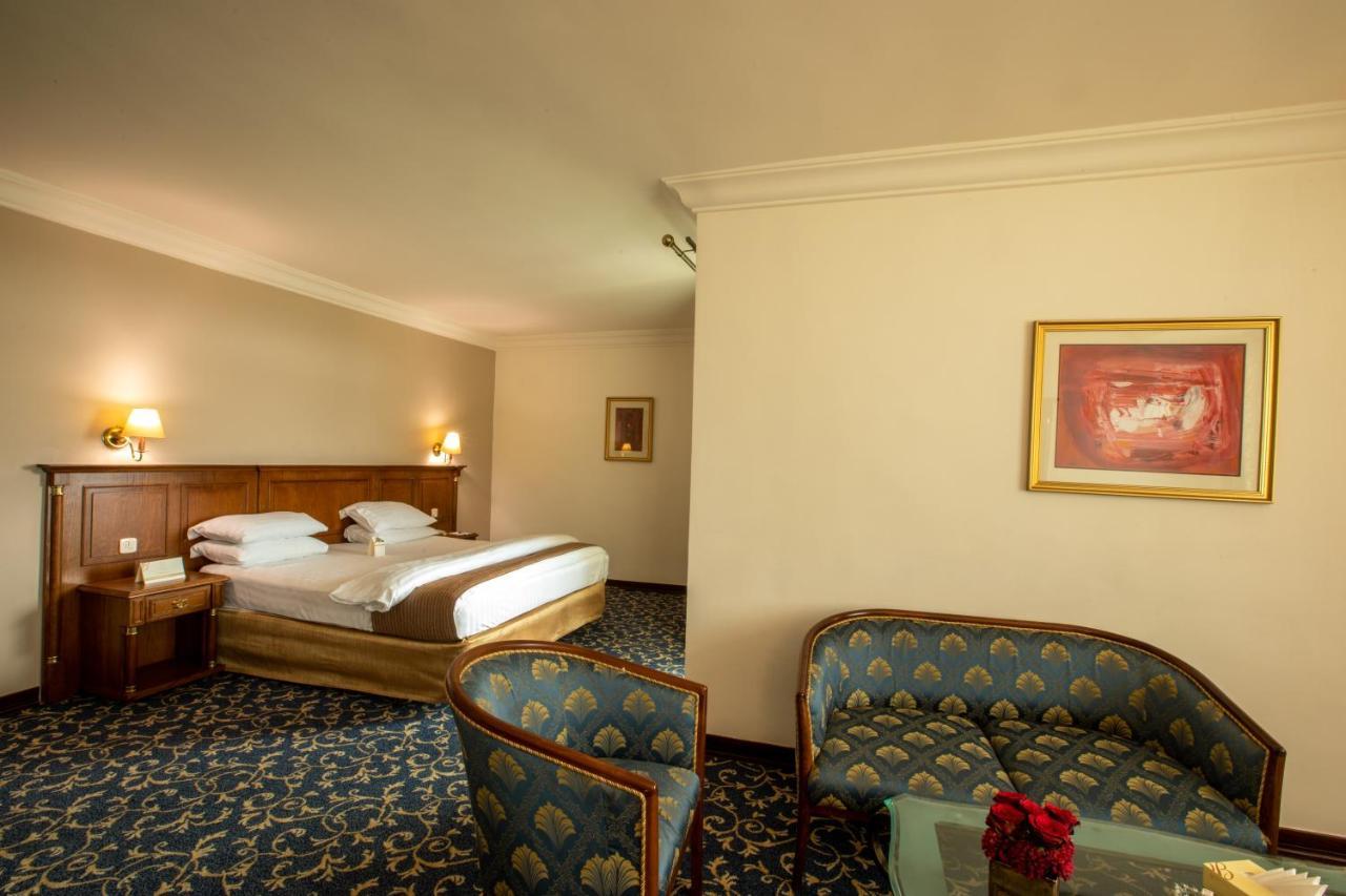 Bristol Hotel Amman Extérieur photo A room at the hotel