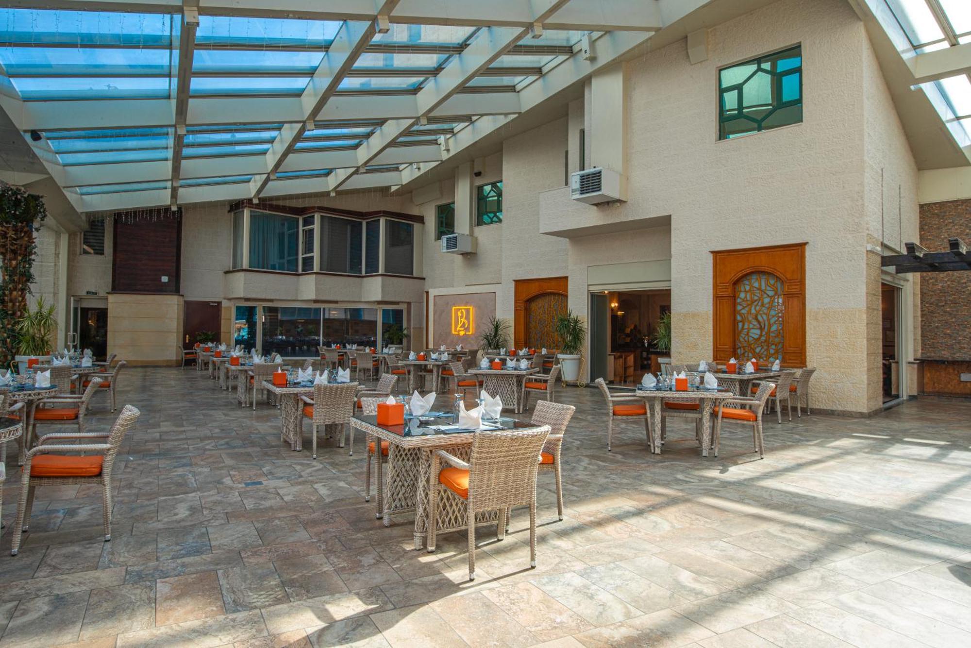 Bristol Hotel Amman Extérieur photo The restaurant