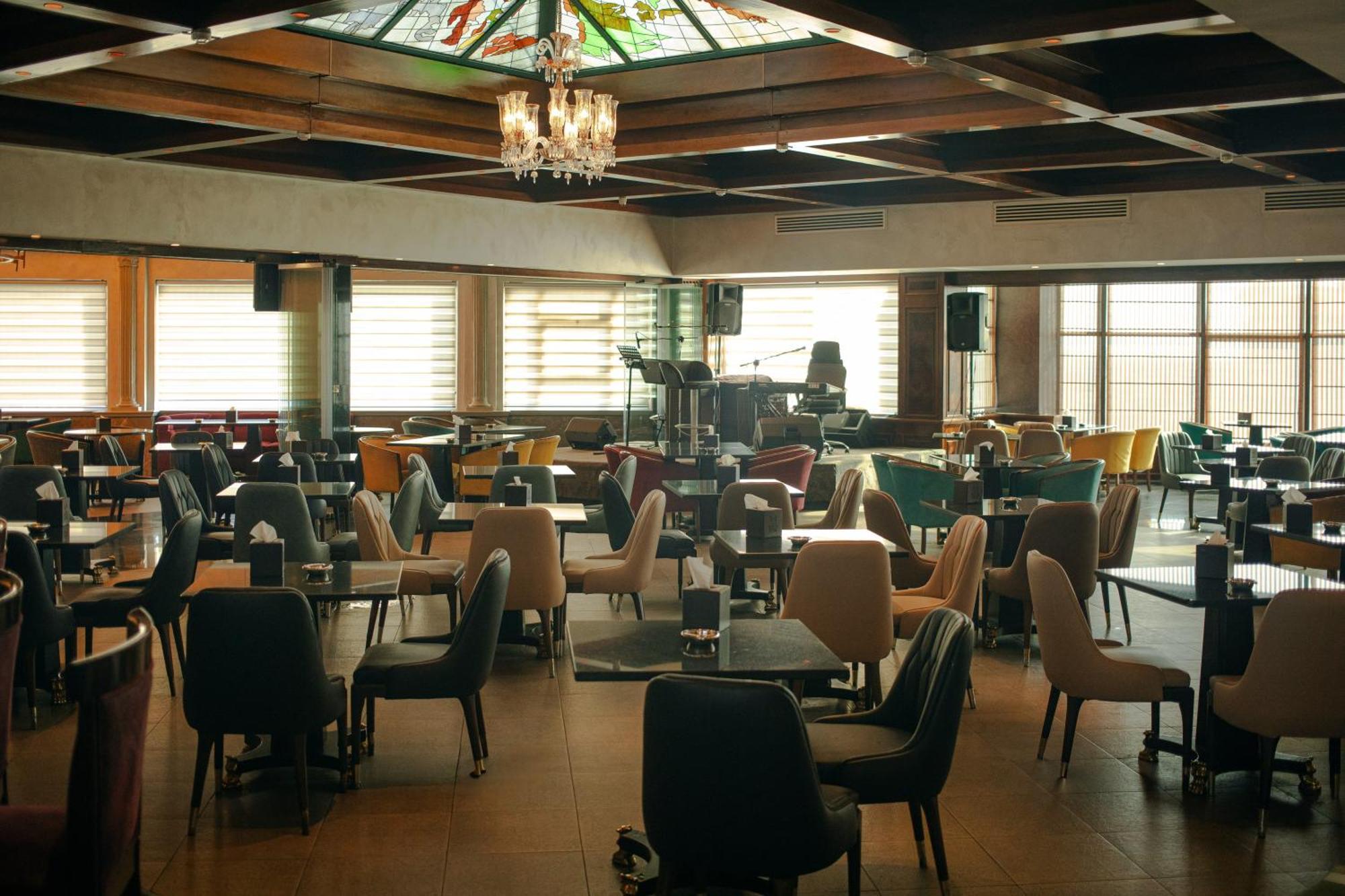 Bristol Hotel Amman Extérieur photo The interior of the restaurant